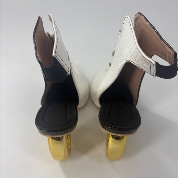 Chic Black and White Ankle Boots - Picture 9 of 13